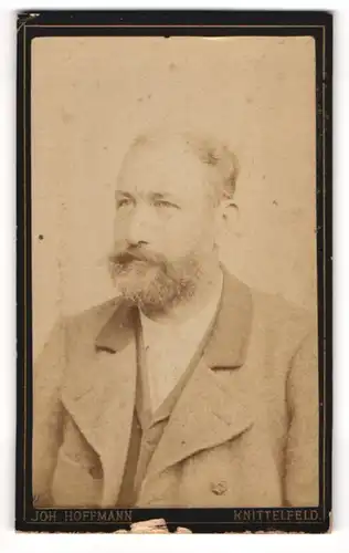 Fotografie Joh. Hoffmann, Knittelfeld, Portrait stattlicher Herr mit Vollbart