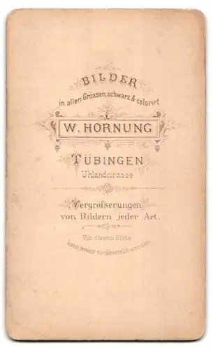 Fotografie W. Hornung, Tübingen, junger Tübinger Student im Anzug mit Couleur und Schirmmütze