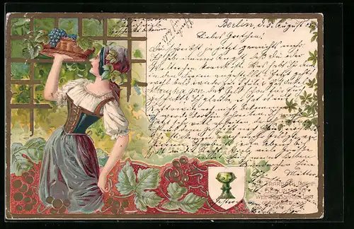 Präge-Lithographie Trachtenfrau mit Weintrauben, Römerglas