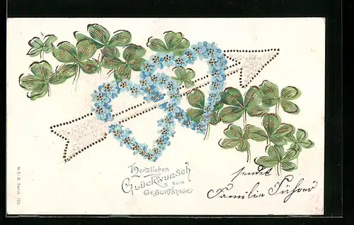 Präge-AK Herzen aus Vergissmeinnicht mit Kleeblättern, Blumenbild, Geburtstagsgruss