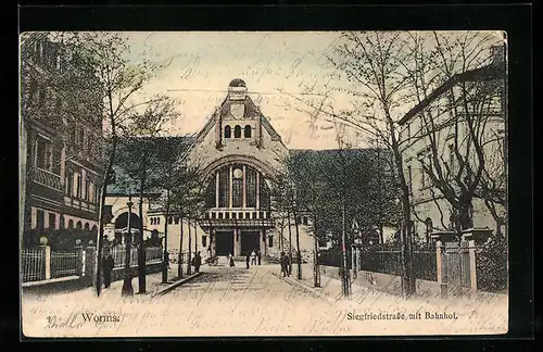 AK Worms, Siegfriedstrasse mit Bahnhof