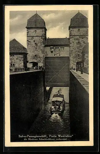 AK Salon-Passagierschiff Porta Westfalica die Mindener Schachtschleuse verlassend