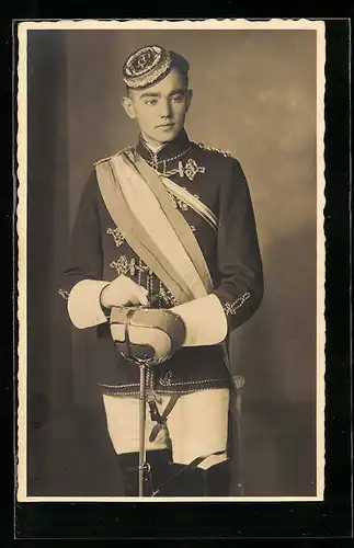 Foto-AK Student in Uniform mit Degen, studentische Szene