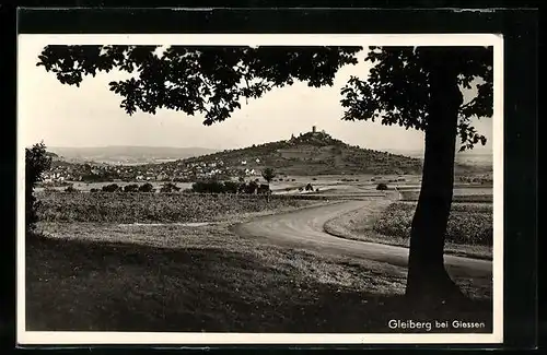 AK Gleiberg bei Giessen, Gesamtansicht mit Burg