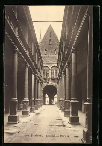 AK Stralsund, Lichthof im Rathaus