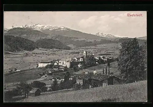 AK Radstadt, Ortsansicht mit Holzhütte