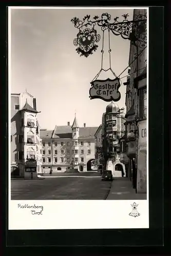 AK Rattenberg, Strassenpartie mit Gasthof u. Café