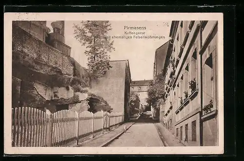 AK Pirmasens, Strasse Kaffeegasse mit ehemaligen Felsenwohnungen