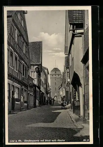AK Linz a. Rh., Strassenpartie mit Blick aufs Neutor