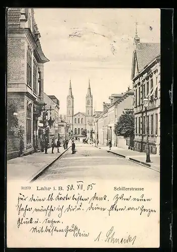 AK Lahr i. B., Schillerstrasse mit Passanten