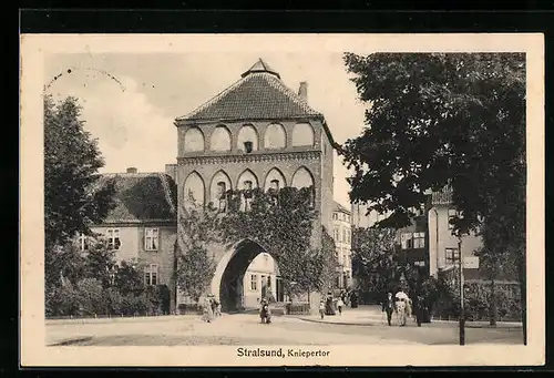 AK Stralsund, Blick auf das Kniepertor