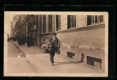 AK Berliner Typen, Kauft Figuri!