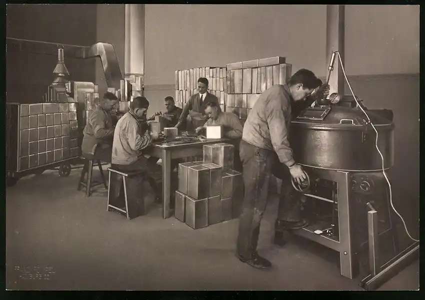 43 Fotografien Reemtsma Tabakfabrik Hamburg, Tabakverarbeitung, Werk, Zigarettenfabrik, Trockenstempel Franz Rompel, HH 10