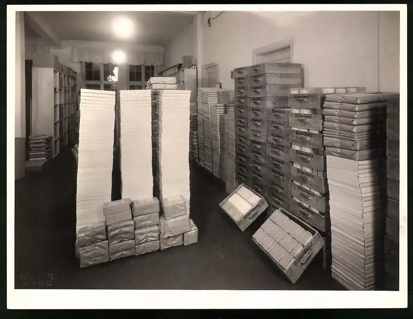 43 Fotografien Reemtsma Tabakfabrik Hamburg, Tabakverarbeitung, Werk, Zigarettenfabrik, Trockenstempel Franz Rompel, HH 22