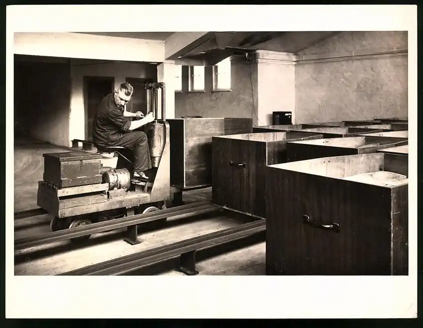 43 Fotografien Reemtsma Tabakfabrik Hamburg, Tabakverarbeitung, Werk, Zigarettenfabrik, Trockenstempel Franz Rompel, HH 31