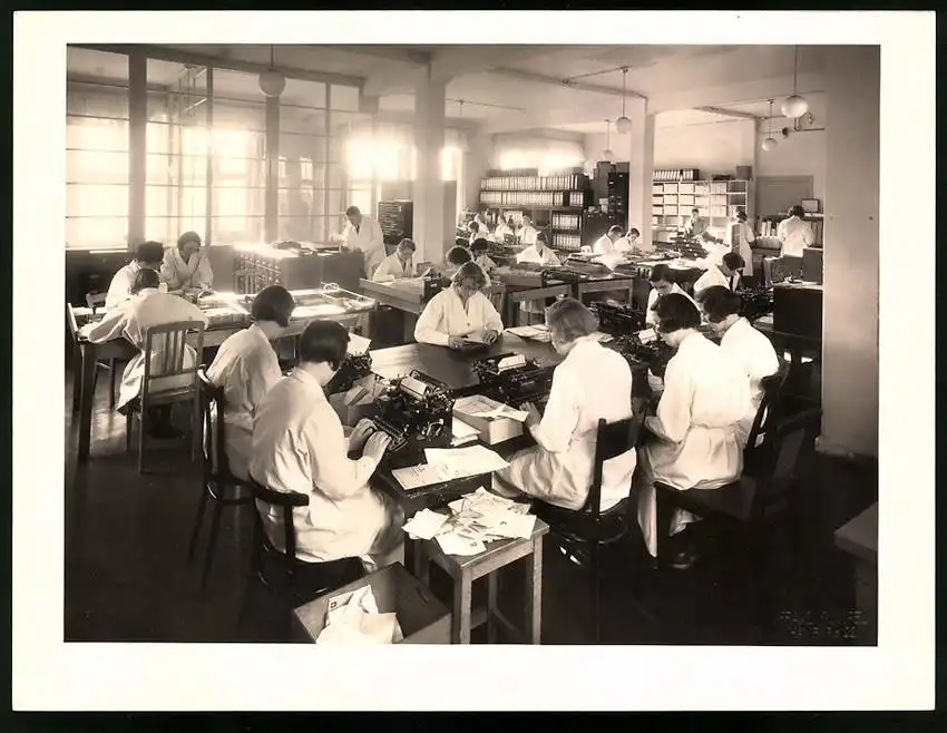 43 Fotografien Reemtsma Tabakfabrik Hamburg, Tabakverarbeitung, Werk, Zigarettenfabrik, Trockenstempel Franz Rompel, HH 32