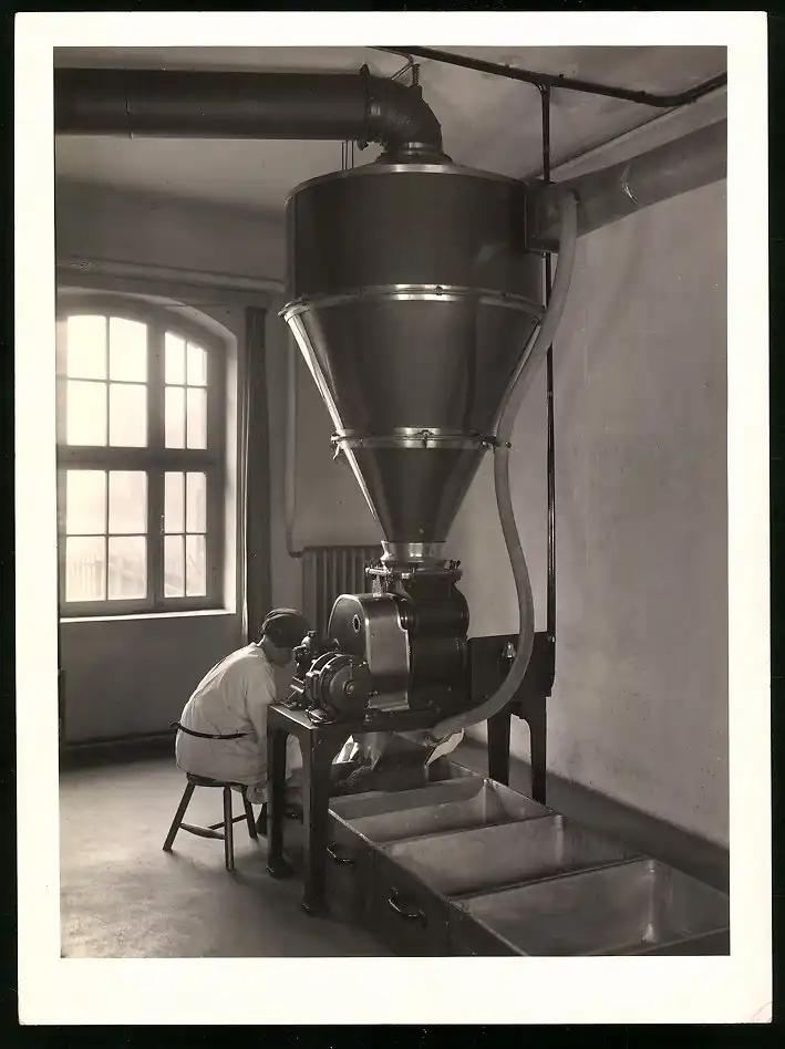 43 Fotografien Reemtsma Tabakfabrik Hamburg, Tabakverarbeitung, Werk, Zigarettenfabrik, Trockenstempel Franz Rompel, HH 5