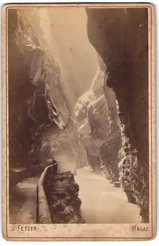 Fotografie J. Fetzer, Ragaz, Ansicht Bad Pfäfers, Blick auf die Quelle, Klamm