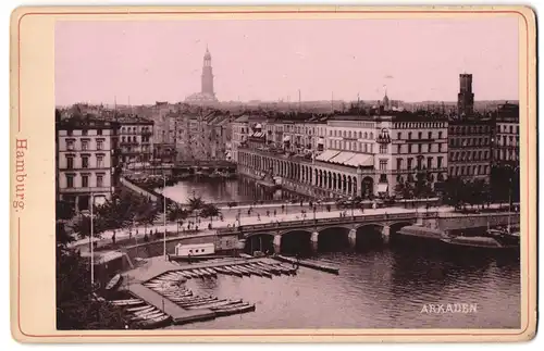 Fotografie unbekannter Fotograf, Ansicht Hamburg, Blick auf die Arkaden mit Ruderboot Anleger