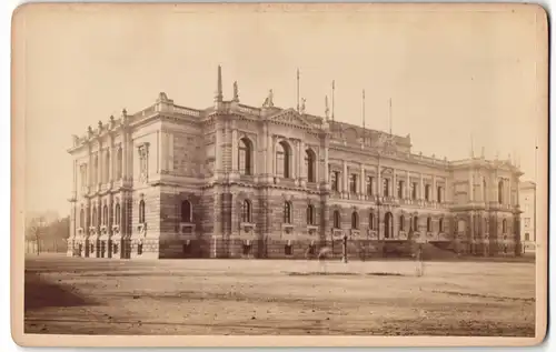 Fotografie Sophus Williams, Berlin, Ansicht Leipzig, das Museuem, Ostseite