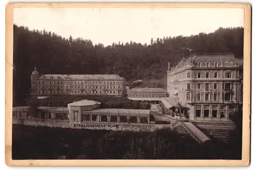 Fotografie unbekannter Fotograf, Ansicht Karlsbad, Blick auf das Gasthaus Etablissement Pupp