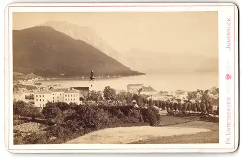 Fotografie Fr. Unterberger, Innsbruck, Ansicht Gmunden, Blick über die Stadt nach dem See