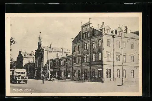 AK Freiberg, Bahnhof, Strassenansicht
