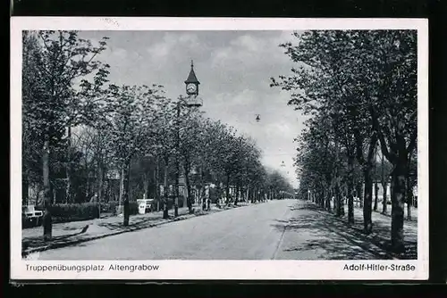 AK Altengrabow, Truppenübungsplatz, Strasse mit Bäumen