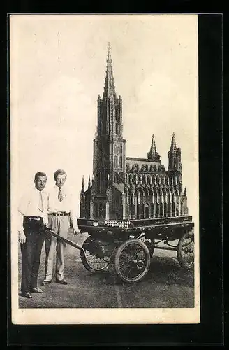 AK Köln, Gebrüder Dreikausen mit ihrem Modell des Ulmer Münsters