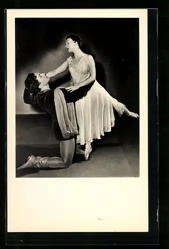 AK Sowjetische Ballett-Tänzer R. Strutschkowa und A. Lapauri beim Tanz des Walzers Träumerei