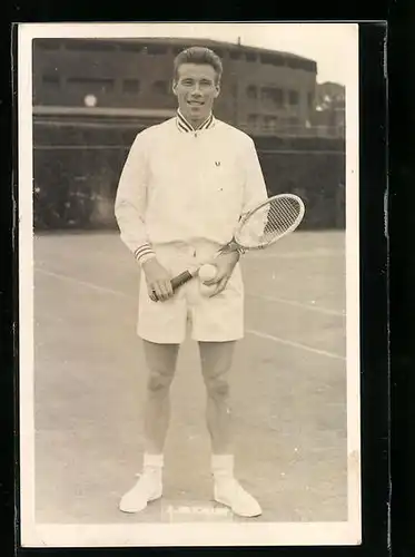 AK Tennisspieler Jaques Brichant auf dem Court