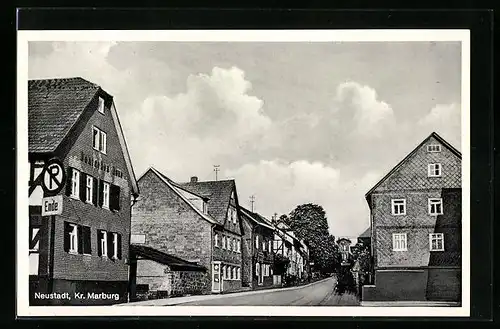 AK Neustadt, Strassenpartie mit Gasthaus Deutsches Haus