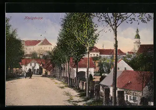 AK Königsbrück, Strassenpartie mit Kirchturm