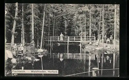 AK Herford-Waldfrieden, Besucher am Fischteich