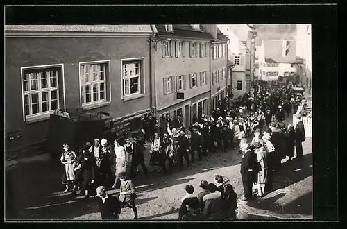 Foto-AK Haigerloch, Fasnacht 1930, Zug der beglückten Ehemänner