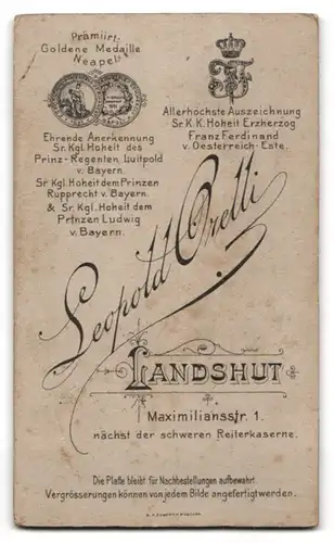 Fotografie Leopold Orelli, Landshut, Maximilianstr. 1, Hübsche Dame im schwarzen Kleid