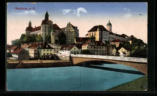 AK Neuburg a. D., am Donauufer neben der Brücke, das Schloss