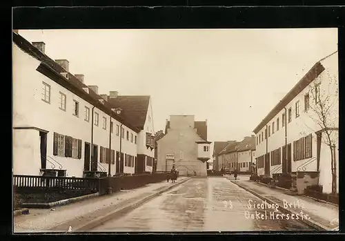 Foto-AK Britz, Onkel Hersestrasse nach einem Regenschauer