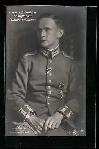 Foto-AK Sanke Nr. 390: Kampfflieger Leutnant Baldamus