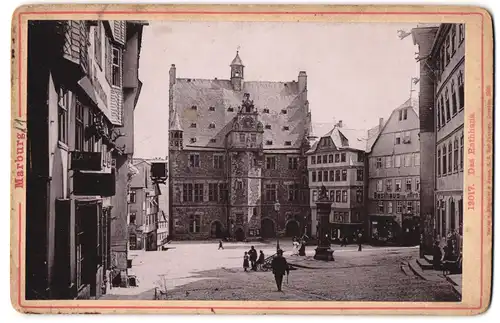 Fotografie Römmler & Jonas, Dresden, Ansicht Marburg / Lahn, Partie im Ort mit Blick zum Rathaus