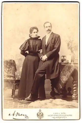 Fotografie Alois Beer, Klagenfurt, Junges Paar in eleganter Kleidung