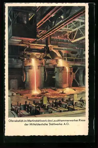 AK Riesa, Ofenabstich im Martinstahlwerk des Lauchhammerwerkes, Fabrikarbeiter