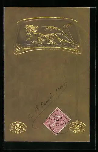 Präge-AK Liegende Frau im Kleid im Jugendstil