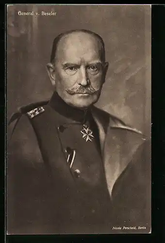 AK General v. Neseler mit starrem Blick