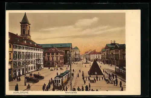 AK Karlsruhe, Marktplatz mit Strassenbahn