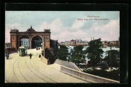 AK Mannheim, Blick von der Rheinbrücke, Strassenbahn