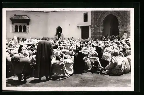 AK Casablanca, La nouvelle Mosquée, Avant la prière