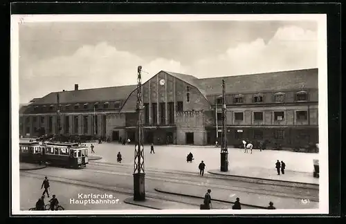 AK Karlsruhe, Hauptbahnhof mit Strassenbahn