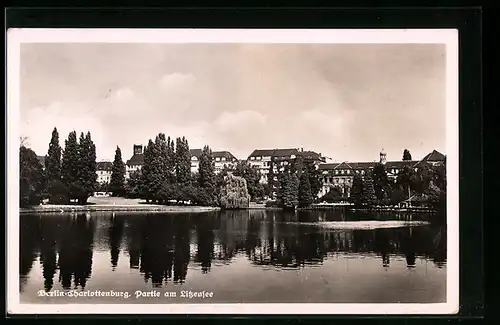 AK Berlin, Charlottenburg, Partie am Lietzensee, Blick auf die Häuser