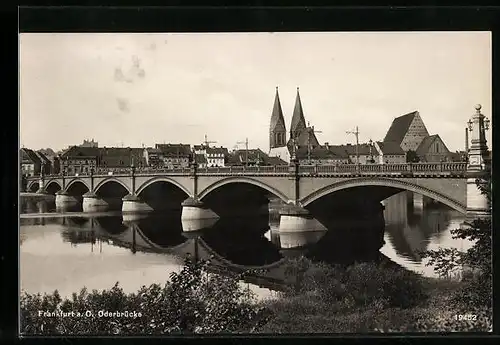 AK Frankfurt a. Oder, Blick über die Oderbrücke auf die Stadt